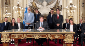 Milei firma Decreto de Urgencia que debilita o pone fin a 350 políticas socialistas en Argentina