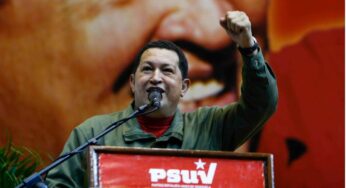 Biógrafa de Bolívar coloca a Chávez como el “peor farsante” del bolivarianismo
